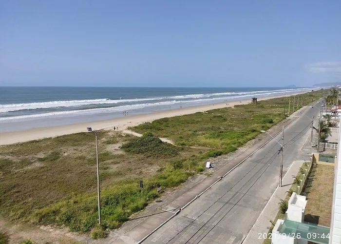 VIP Studio Beira Mar prédio com terraço em Matinhos